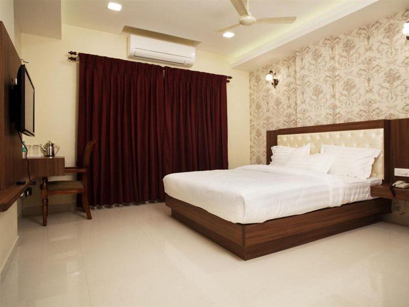 Hotel Mahalakshmi Residency Kolluru Exterior photo